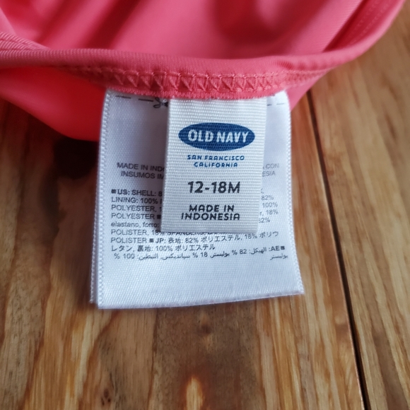 Old navy 12-18 month bathing suit - Picture 3 of 3